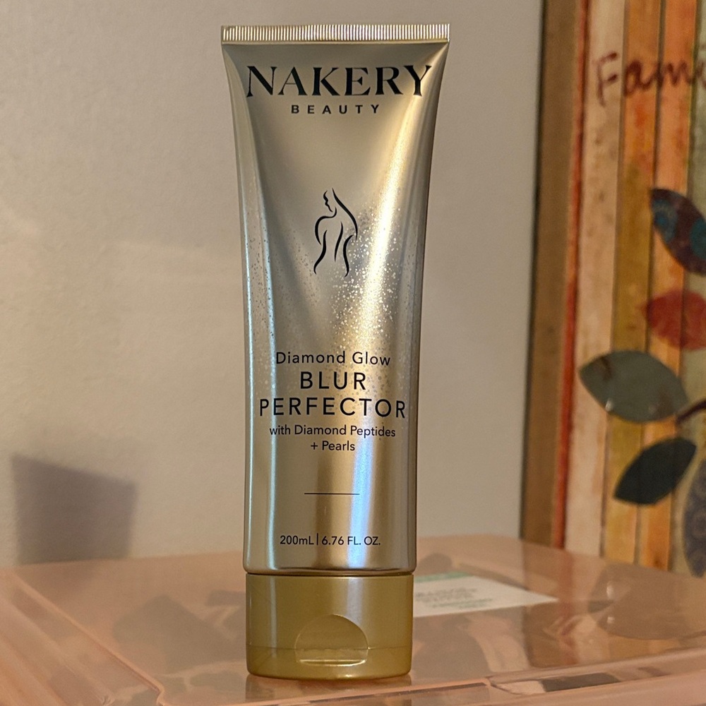 Nakery Beauty Diamond Glow Blur Perfector - Gold